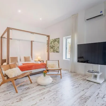 Luxury וילה אסטפונה