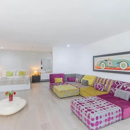 וילה Luxury אסטפונה